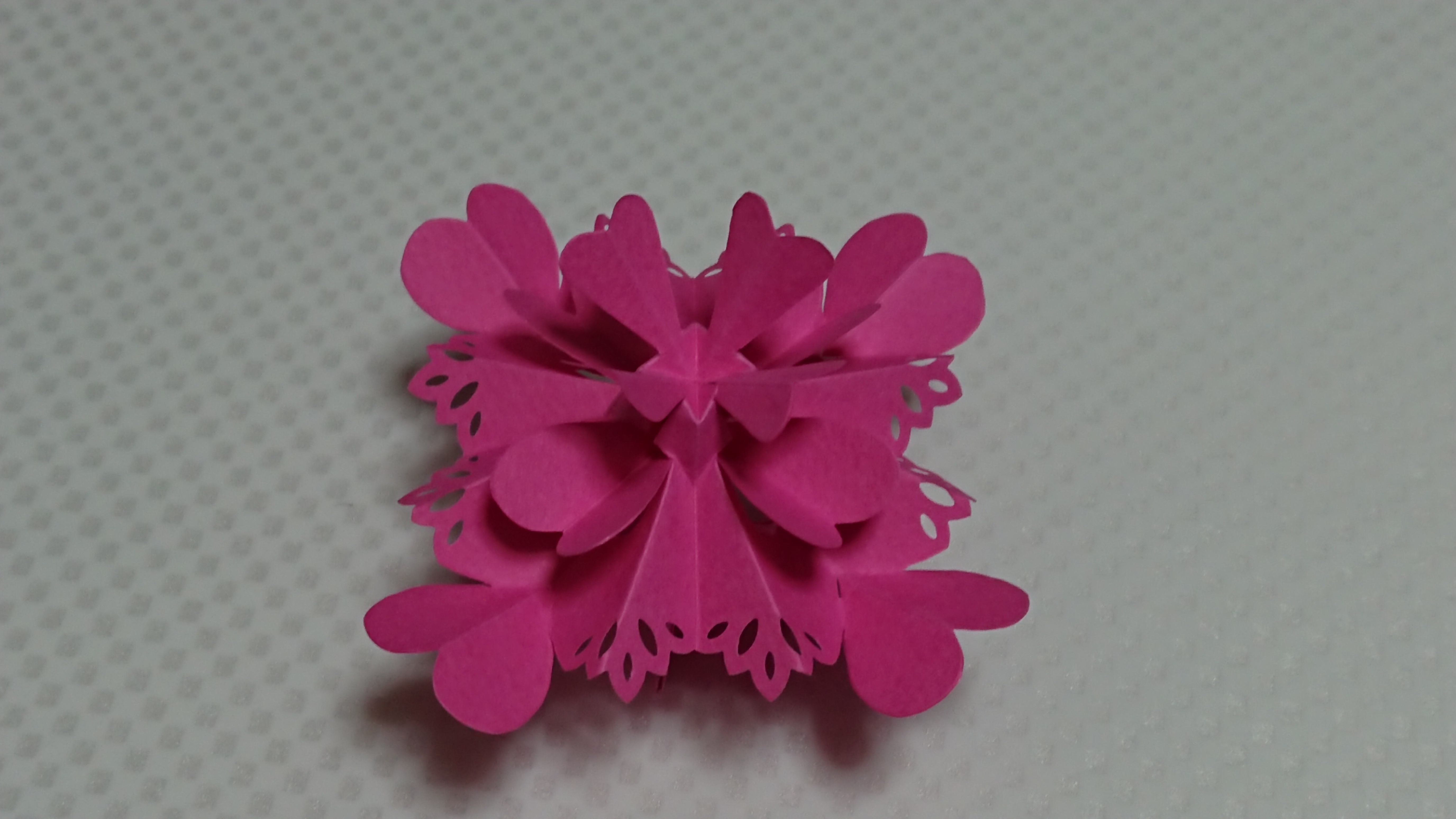 折花●型抜きパンチで折花×切り絵のコラボ